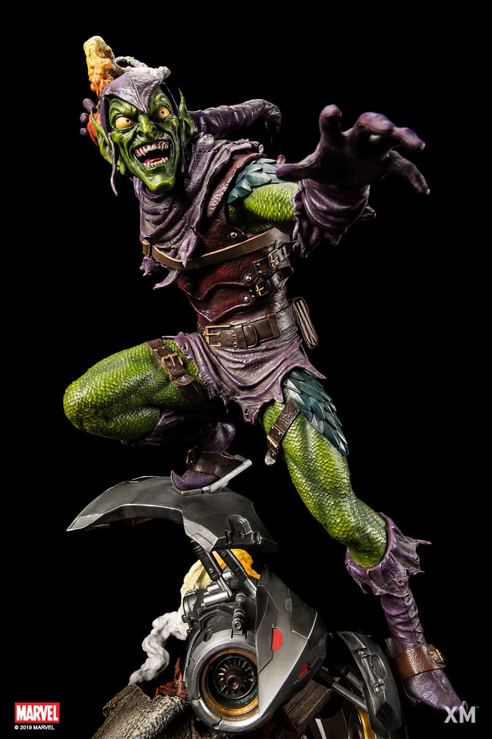Green Goblin Ver. B 1:4 Scale Comic Version By XM Studio - Image 3