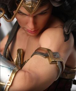 QUEEN STUDIOS DC Comics 1/4 Wonder Woman Statue - Image 15