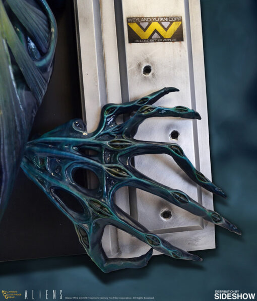 Aliens: Alien Queen Life-Size Wall Sculpture Exclusive Edition - Hollywood Collectibles Group - Image 4