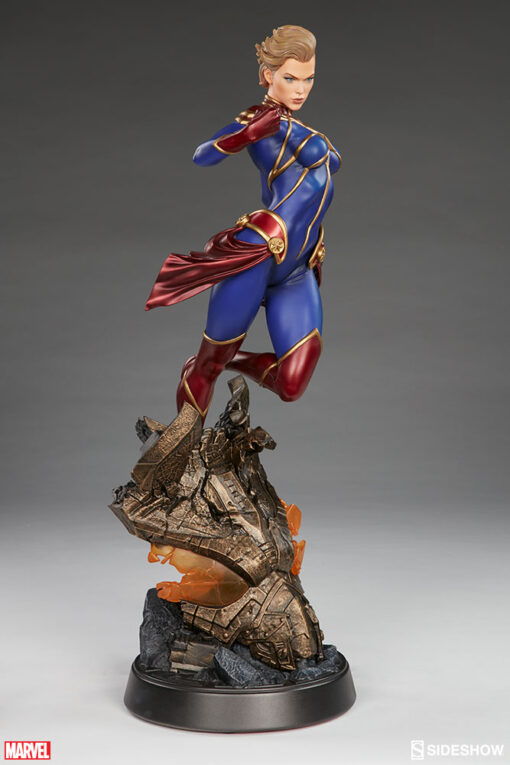 Captain Marvel Premium Format™ Figure by Sideshow Collectibles COLLECTOR EDITION LIMITED EDITION - Image 4