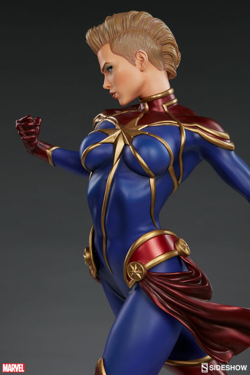 Captain Marvel Premium Format™ Figure by Sideshow Collectibles COLLECTOR EDITION LIMITED EDITION - Image 11