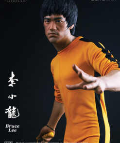 Alternative view of Bruce Lee 40th Anniversary Tribute Statue