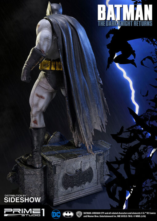 The Dark Knight Returns Batman Statue by Prime 1 Studio COLLECTOR EDITION LIMITED EDITION - Image 5