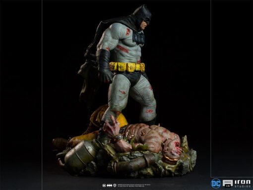 Batman The Dark Knight Returns 1/6 Diorama – DC Comics - Image 13
