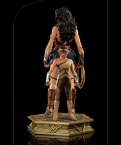 Wonder Woman & Young Diana Deluxe Art Scale 1/10 – WW84 By Iron Studios - Image 4