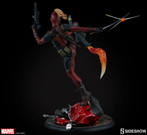 Lady Deadpool Premium Format™ Figure by Sideshow Collectibles COLLECTOR EDITION LIMITED EDITION - Image 4