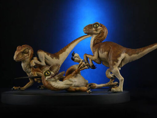 Crash McCreerys Baby Raptors Diorama by Chronicle Collectibles - Image 5