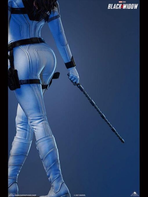 Black Widow (Snow Suit) 1/4 Statue By Queen Studios - Image 13