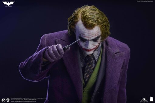 Joker (Heath Ledger) 1:6 Collectible Action Figure  - Premium (2 figures) - Image 40