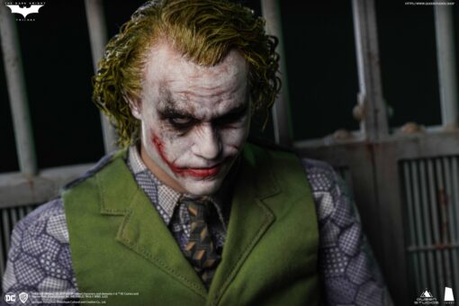 Joker (Heath Ledger) 1:6 Collectible Action Figure  - Premium (2 figures) - Image 10