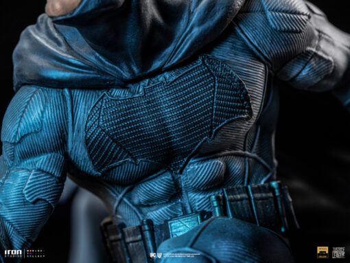Statue Batman on Batsignal (Deluxe) - Zack Snyder`s Justice League - Art Scale 1/10 - Iron Studios - Image 6
