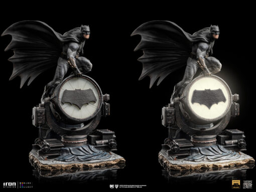 Statue Batman on Batsignal (Deluxe) - Zack Snyder`s Justice League - Art Scale 1/10 - Iron Studios - Image 16