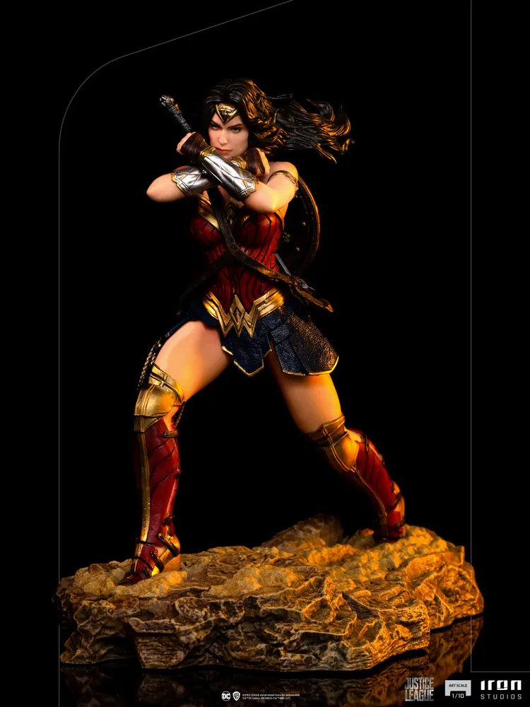 ワンダーウーマン 1/10 DX アートスケール スタチュー Wonder Woman 1:10 Scale Statue by Iron Studios Zack Snyder's