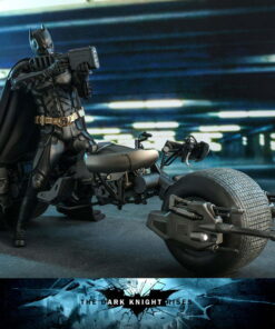 Batman Sixth Scale Figure by Hot Toys DX Series - The Dark Knight Rises - Image 16