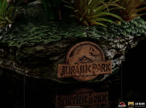Just The Two Raptors Deluxe1:10 Scale Statue by Iron StudiosJurassic Park - Image 6