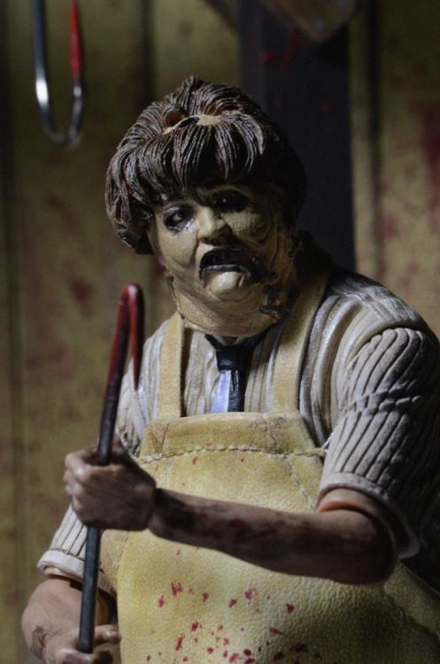 Texas Chainsaw Massacre Ultimate Leatherface Figure BY NECA - Image 8