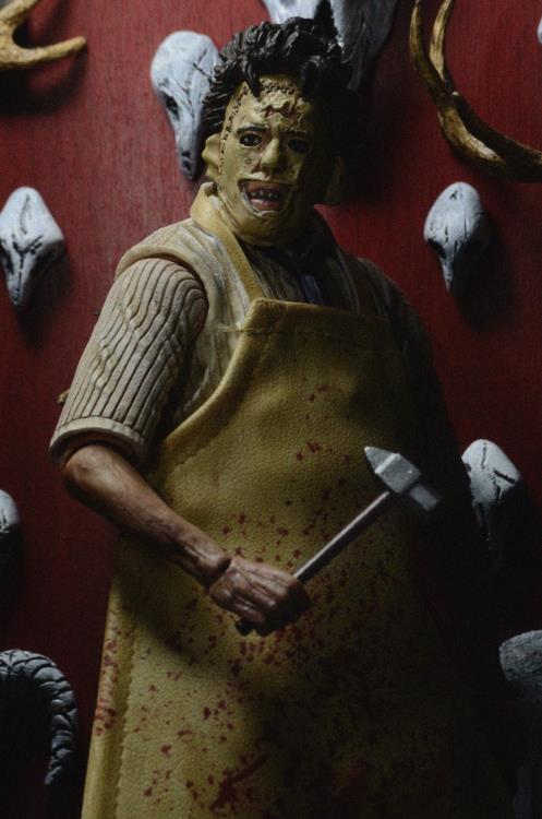 Texas Chainsaw Massacre Ultimate Leatherface Figure BY NECA - Image 4