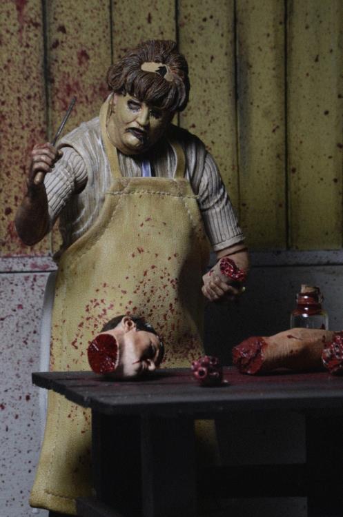 Texas Chainsaw Massacre Ultimate Leatherface Figure BY NECA - Image 5