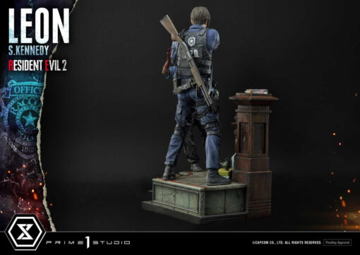 Resident Evil 2 Leon S. Kennedy 1/4 scale Statue by Prime 1 Studio - Image 5