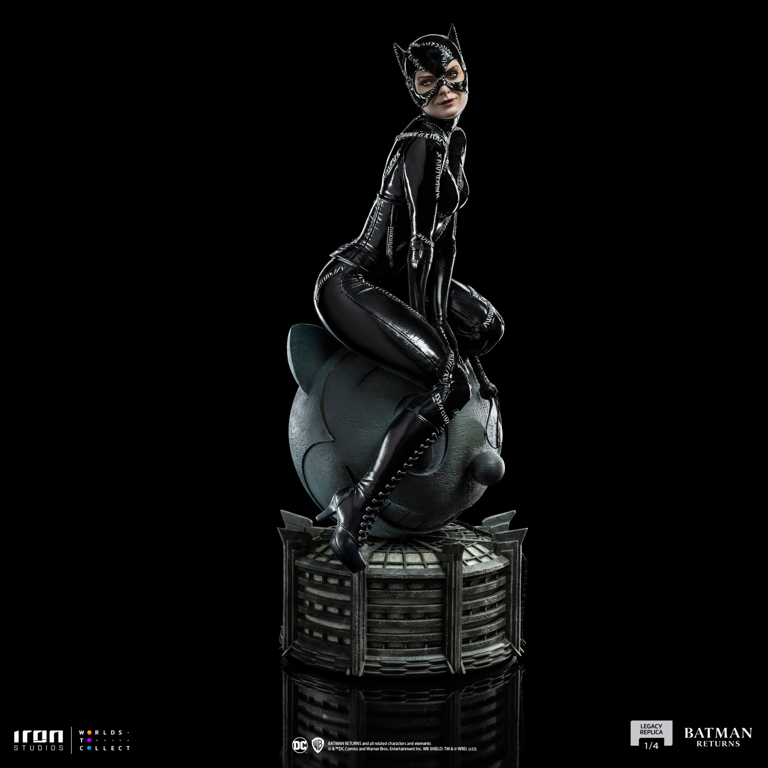 CATWOMAN Legacy Replica 1/4 Statue By Iron Studios - Image 10
