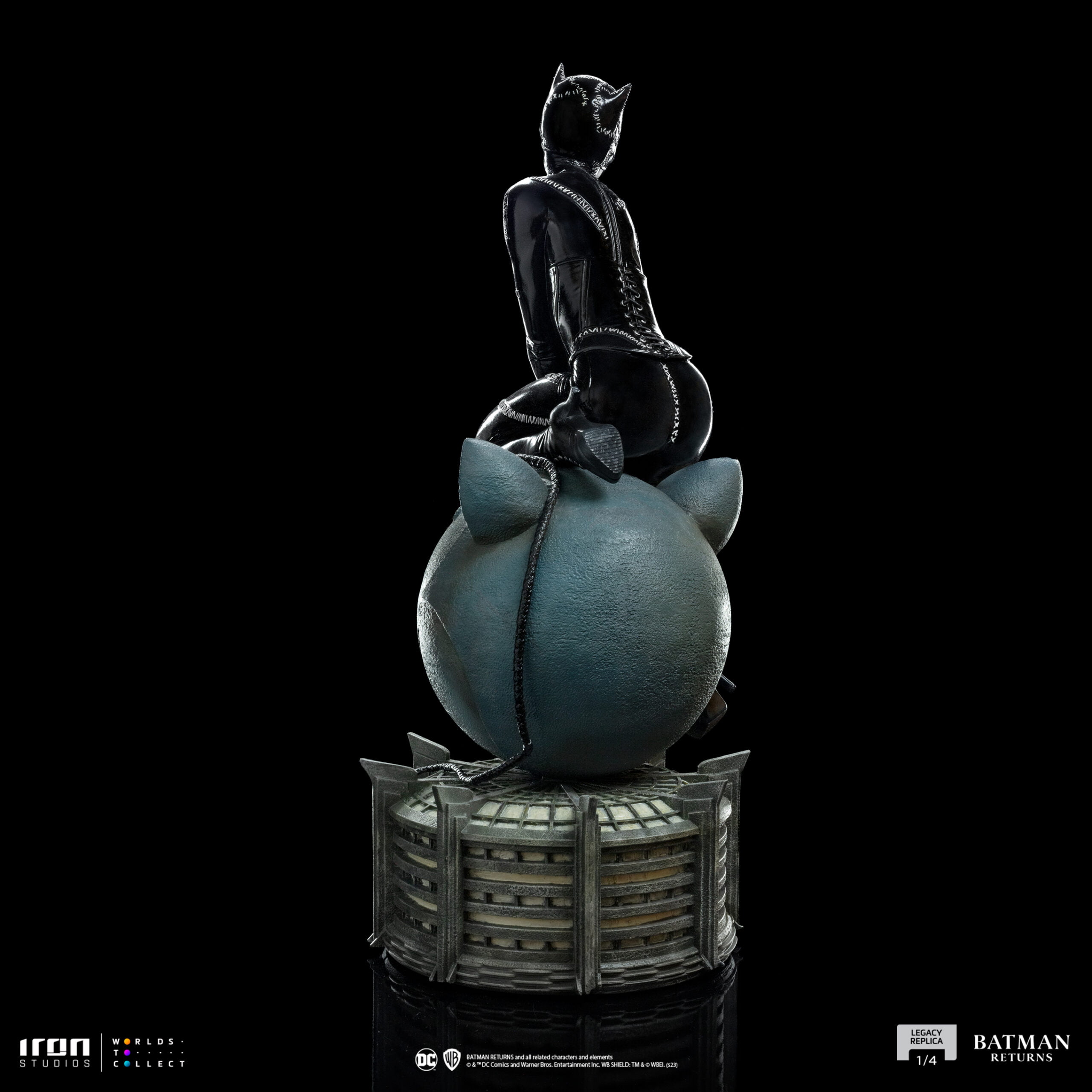 CATWOMAN Legacy Replica 1/4 Statue By Iron Studios - Image 13