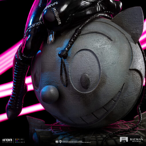 CATWOMAN Legacy Replica 1/4 Statue By Iron Studios - Image 8