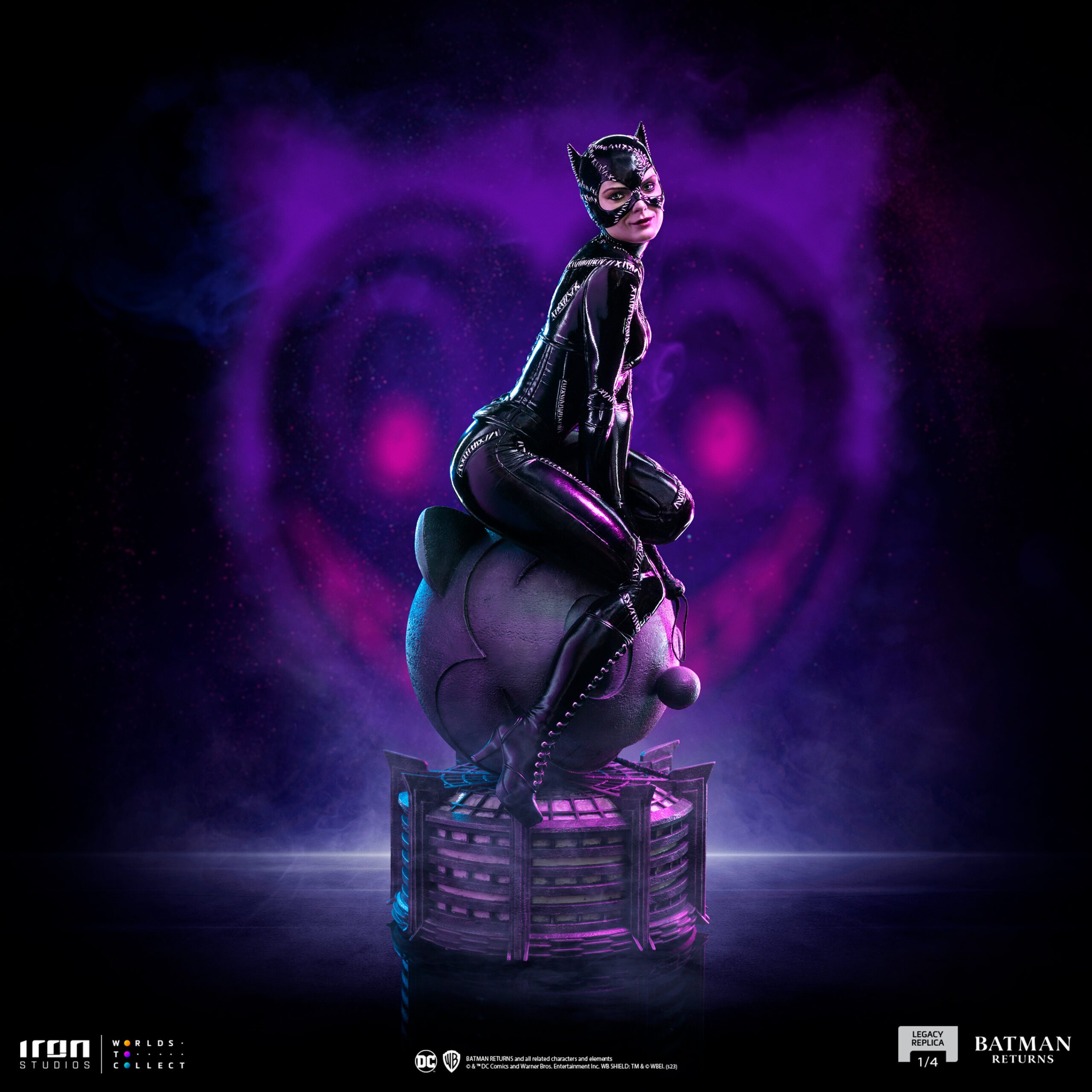 CATWOMAN Legacy Replica 1/4 Statue By Iron Studios