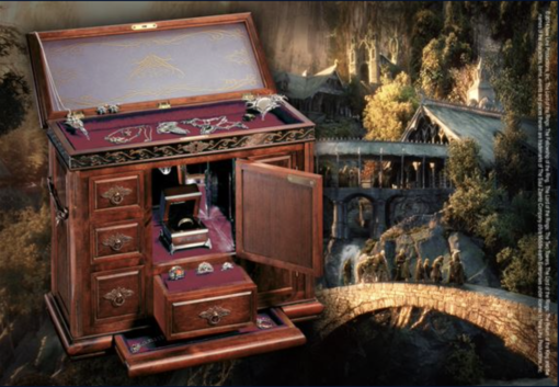 Middle Earth Treasure Chest - Noble Collection