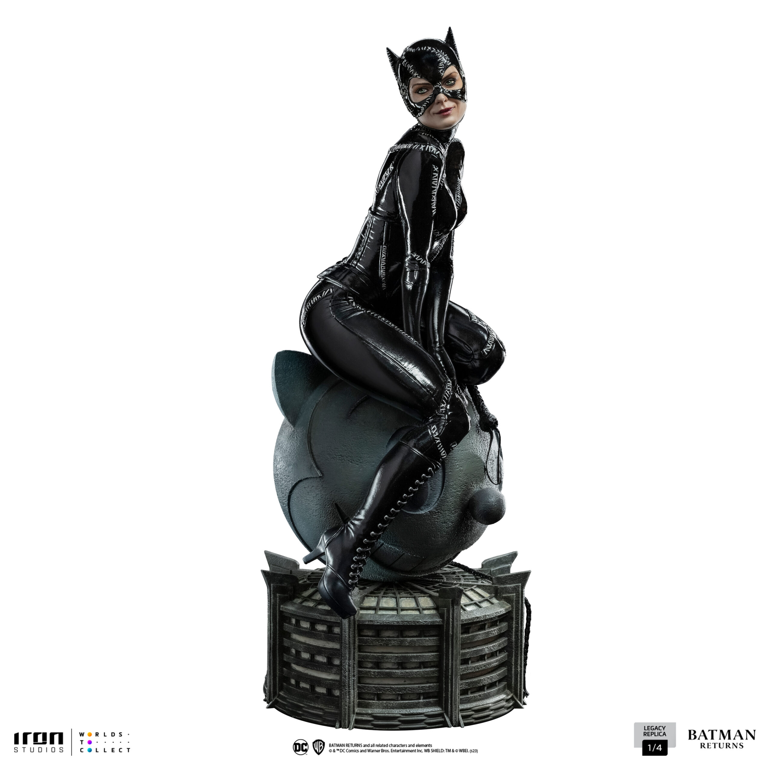 CATWOMAN Legacy Replica 1/4 Statue By Iron Studios - Image 16