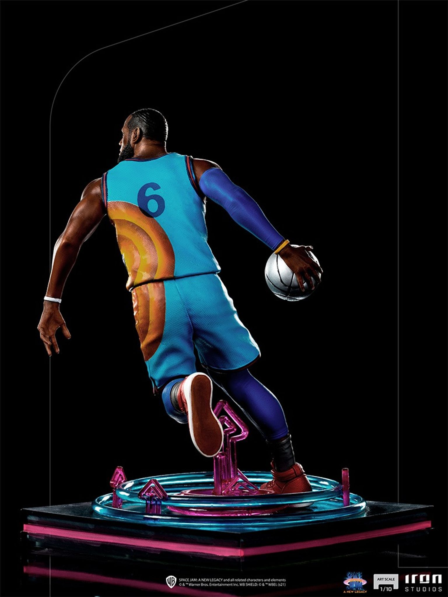 LEBRON JAMES 1:10 Scale Statue by Iron Studios - Image 6