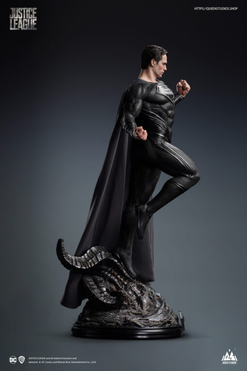 DC Superman (Black Suit) 1/3 Scale Statue Premium Edition By Queen Studio99 pieces worldwide - Image 16