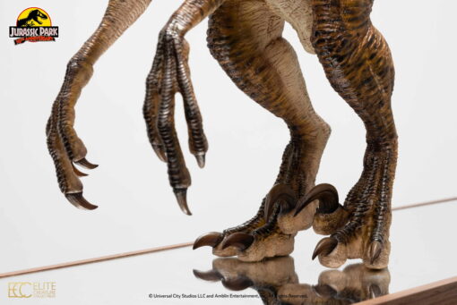 "Clever Girl" Velociraptor Maquette Reproduction WITH ACRYLIC CASE - By ECC - Image 14