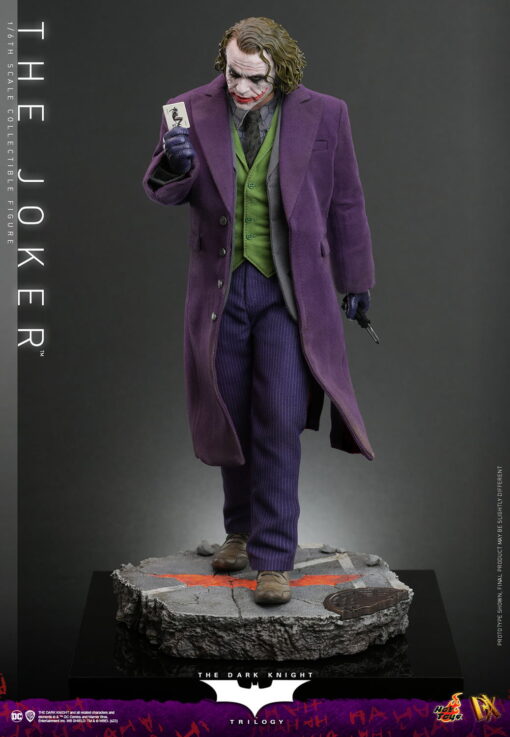 The Joker Sixth Scale Figure  by Hot Toys - Image 5