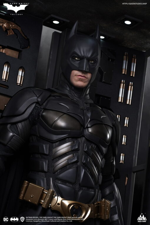 Queen Studios - Christian Bale 1/1 Bust + TDK Batman 1/1 Statue + Batman Armory (with interchangeable head sculpts) Ultimate Edition - Image 4