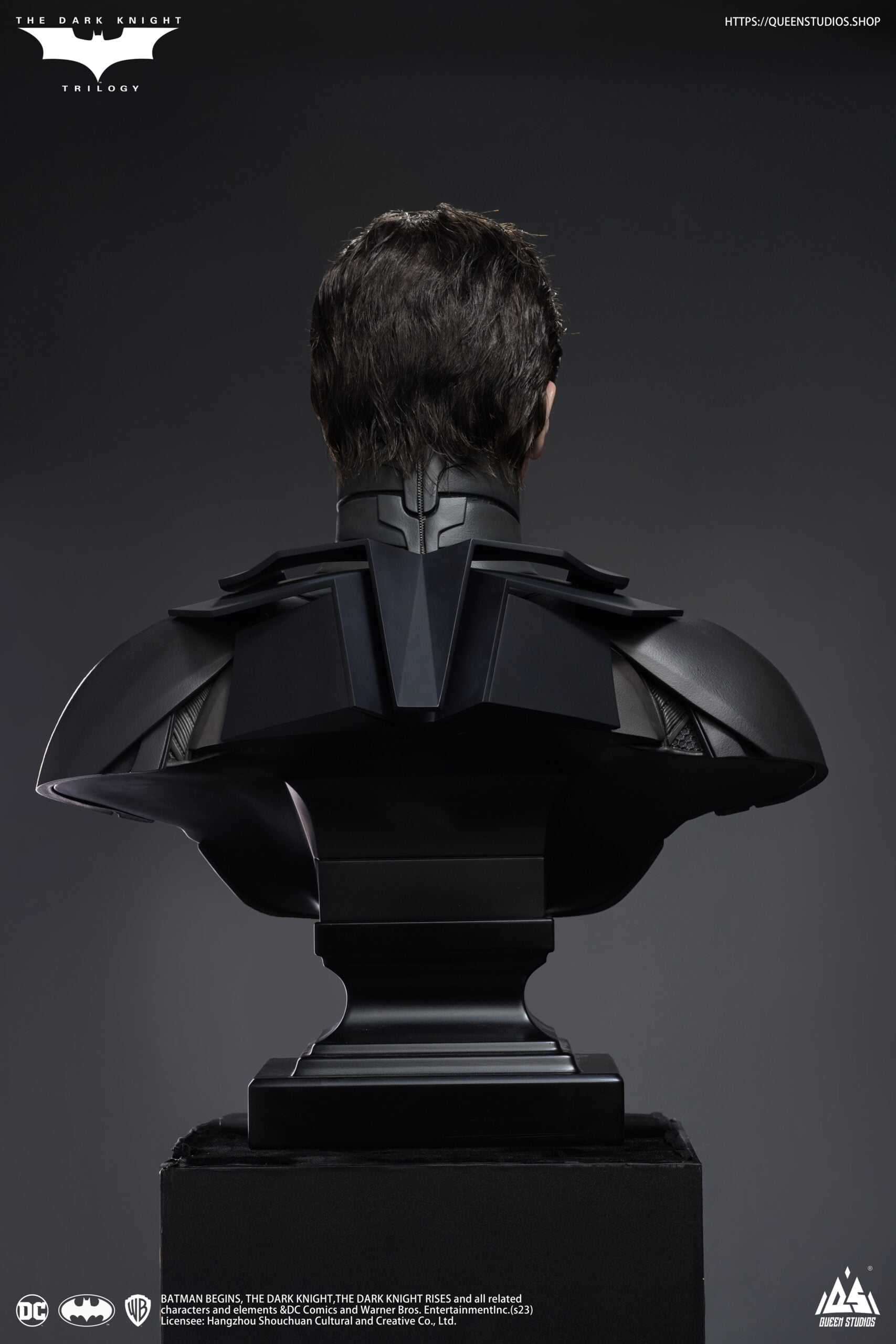 Queen Studios - Christian Bale 1/1 Bust + TDK Batman 1/1 Statue + Batman Armory (with interchangeable head sculpts) Ultimate Edition - Image 30