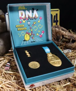 Alternative view of Jurassic World Jurassic Park Genetics Laboratory Limited Edition Premium Box Kit