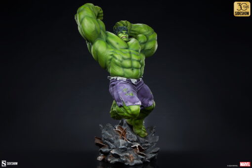 Hulk: Classic Premium Format™ Figure - Sidwshow - Image 4