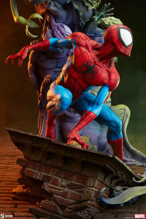 Spider-Man Premium Format™ Figure - Image 4