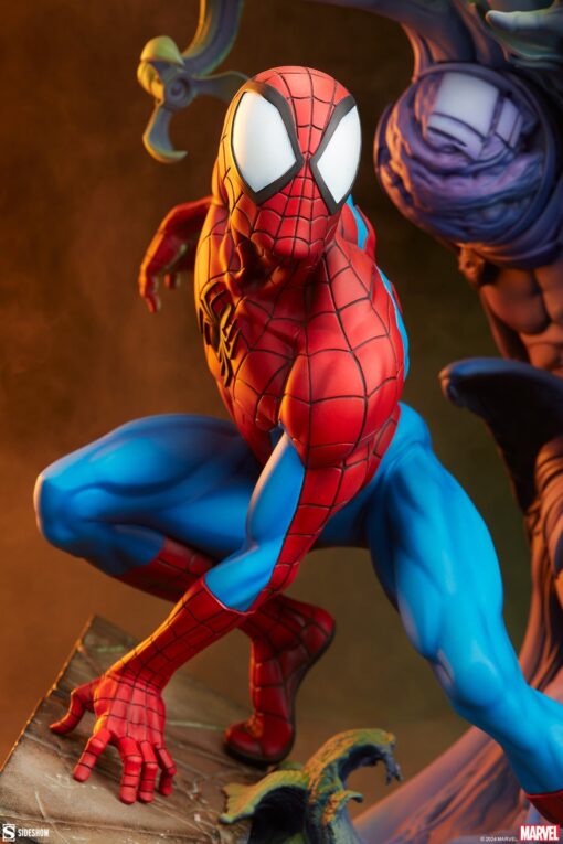 Spider-Man Premium Format™ Figure - Image 6