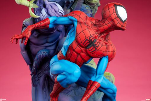 Spider-Man Premium Format™ Figure - Image 7