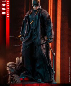Batman and Bat-Signal Collectible Set - Image 11
