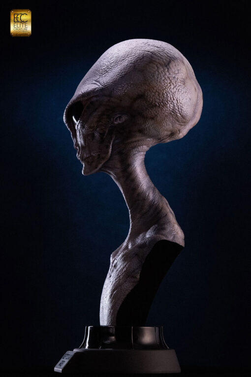 Reptilian Grey Bust By ECC - Image 3