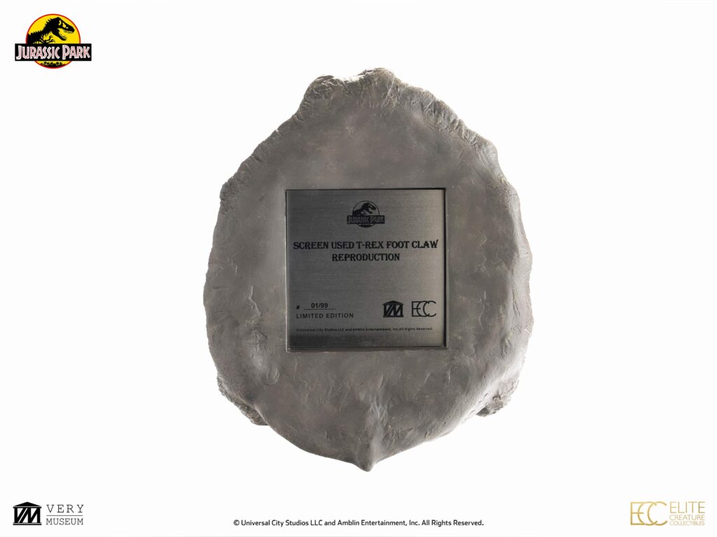 t_rex_claw_prop_replica_15
