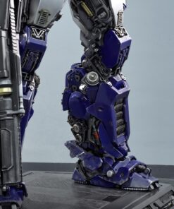 Alternative view of Queen Studios - Optimus Prime Human-Size Statue