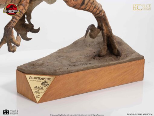 ELITE CREATURE COLLECTIBLE PRESENTS: The Lost World: Jurassic Park Male Velociraptor Maquette - Image 15