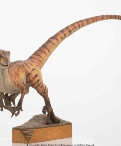 ELITE CREATURE COLLECTIBLE PRESENTS: The Lost World: Jurassic Park Male Velociraptor Maquette - Image 12