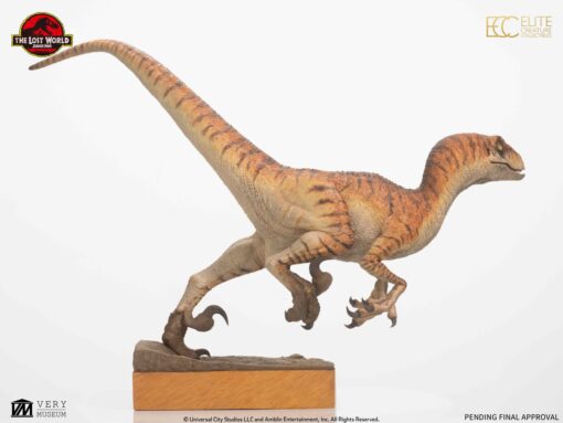 ELITE CREATURE COLLECTIBLE PRESENTS: The Lost World: Jurassic Park Male Velociraptor Maquette - Image 6