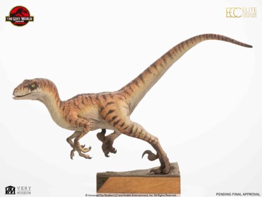 ELITE CREATURE COLLECTIBLE PRESENTS: The Lost World: Jurassic Park Male Velociraptor Maquette - Image 3