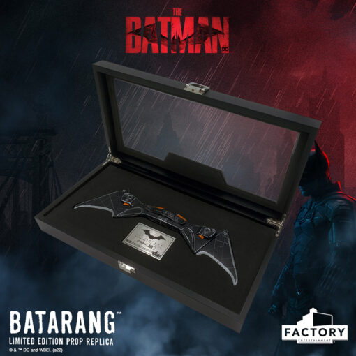 The Batman Batarang Prop Replica - Factory Entertainment - Image 2