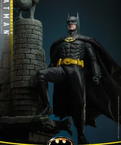 Batman (Deluxe Version) Sixth Scale Figure by Hot Toys - Image 6